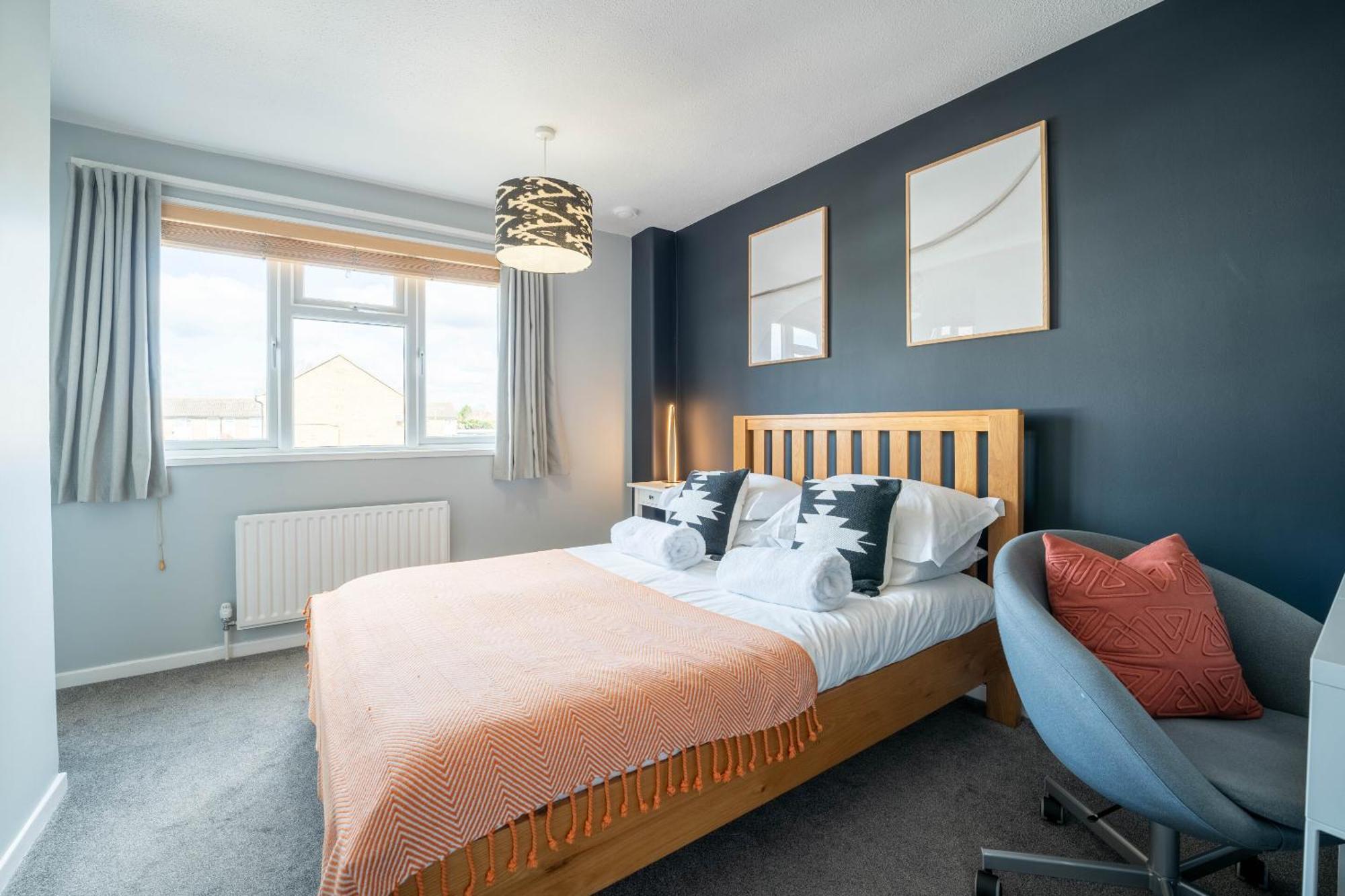 Gatwick Place - 4 Bed 2 Bath Self Contained House With Private Garden Horley Exterior foto